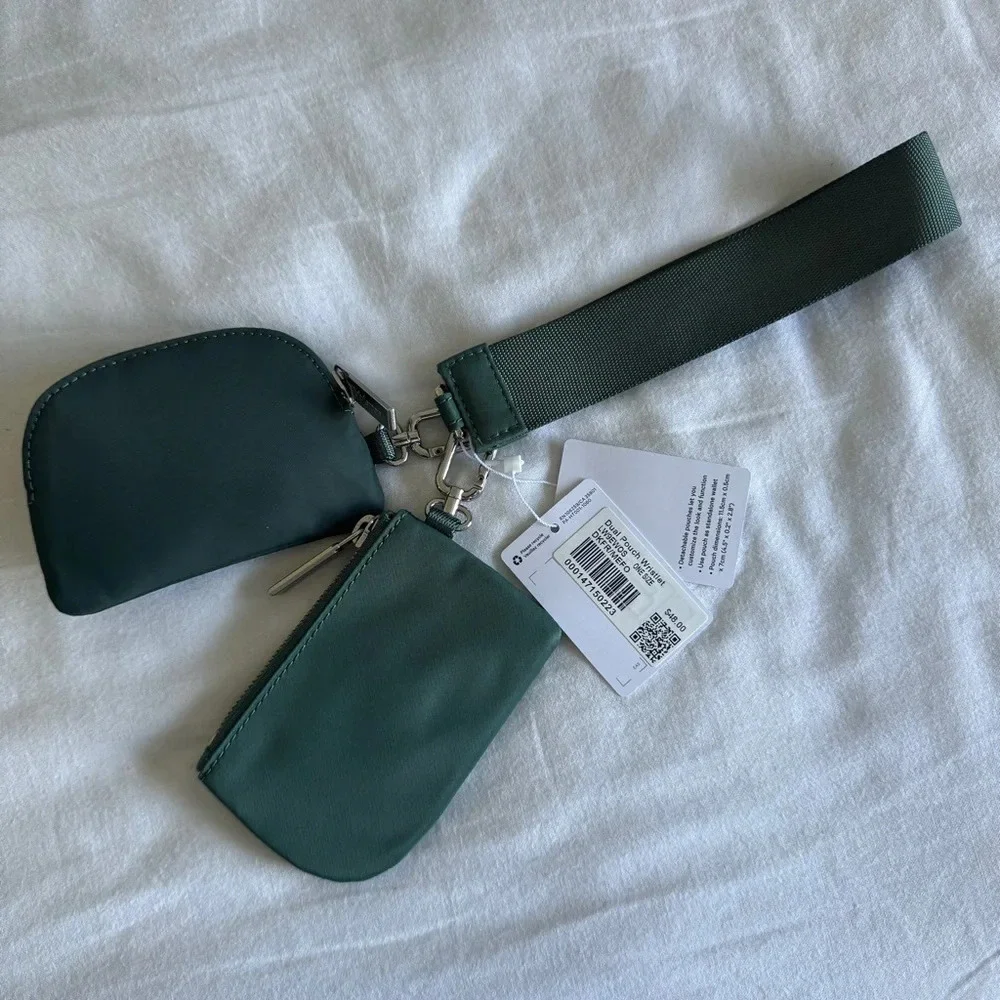 43🆕 Lululemon Dual Pouch Wristlet Dark Forest Medium Forest - Picture 3 of 5